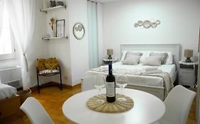 Shabby Roman Studio- Ai Fori Imperiali